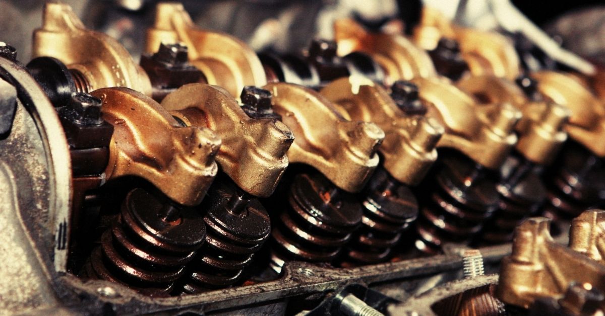 Difference Between Engine Oil And Transmission Oil
